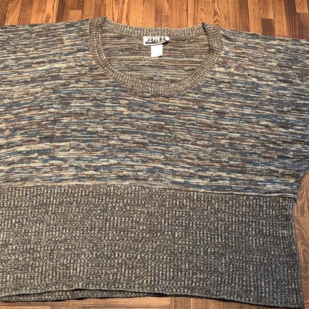 Two One Two Light Sweater 2x